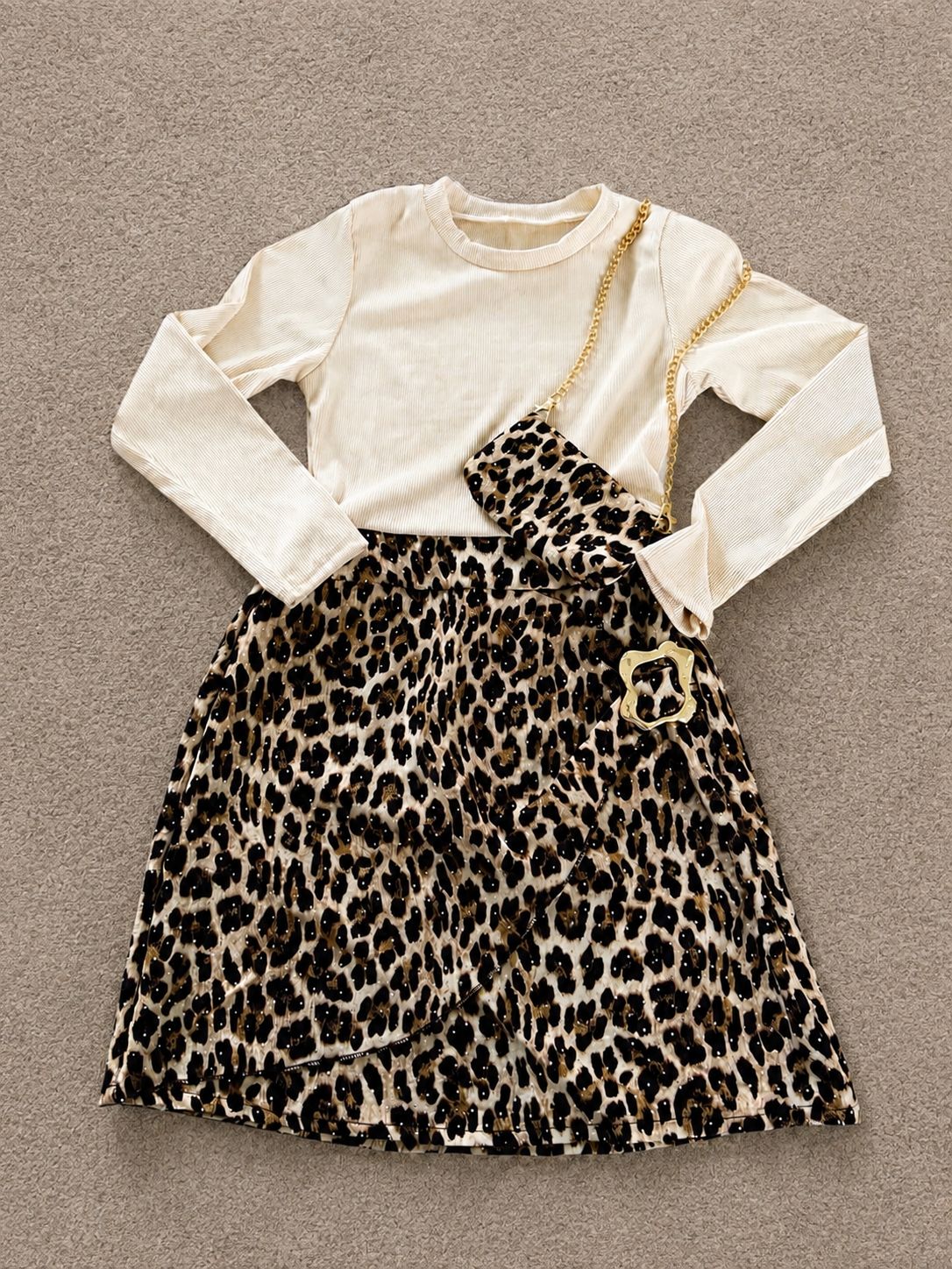 Beige jurkje met print